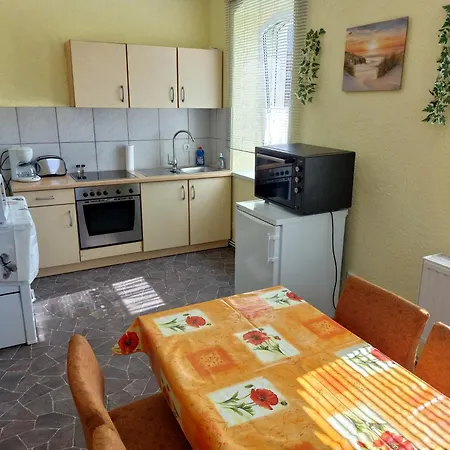 Handwerkerunterkunft Mieszkanie Dla Monterów Waschmaschine Parkplatz Wifi Kostenlos * Grossrohrsdorf